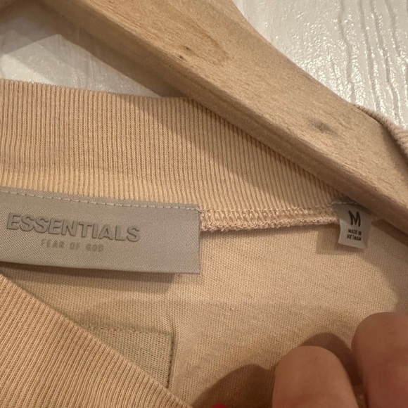 Essentials Fear of God T Shirt Mens Tan
Short Sleeve Crewneck Size Medium - Picture 3 of 9